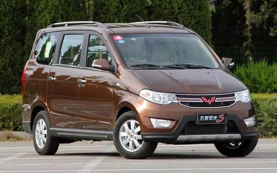 五菱宏光最新款SUV，自信成就旅程，驶向成功之选